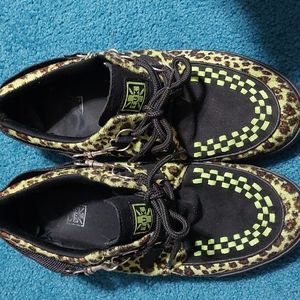 T.U.K mens faux fur green leopard sneakers Size 11